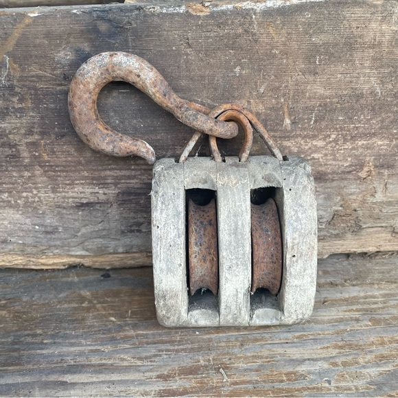 Very Vintage Rustic Wood Iron Block & Tackle Pulley Primitive - Picture 1 of 13